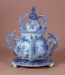 Olla y soporte para posset, Bristol, 1685